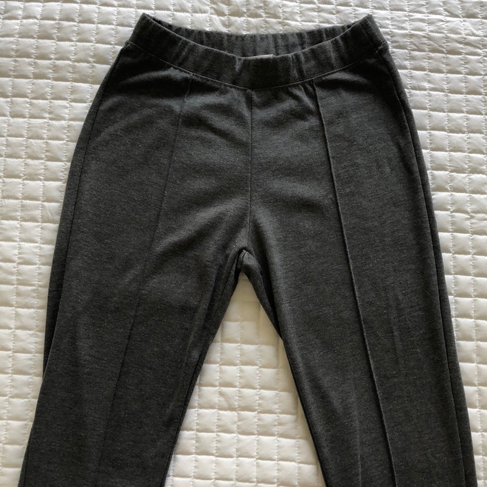 Gray pleated leggings